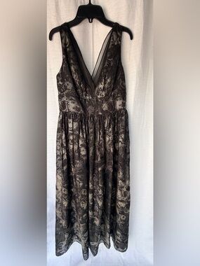 Vera Wang Black and Gray Floral V-Neck Maxi Dress